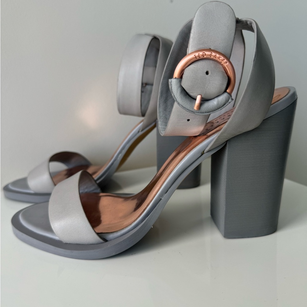Ted Baker Elegant Gray Heels - Picture 6 of 11